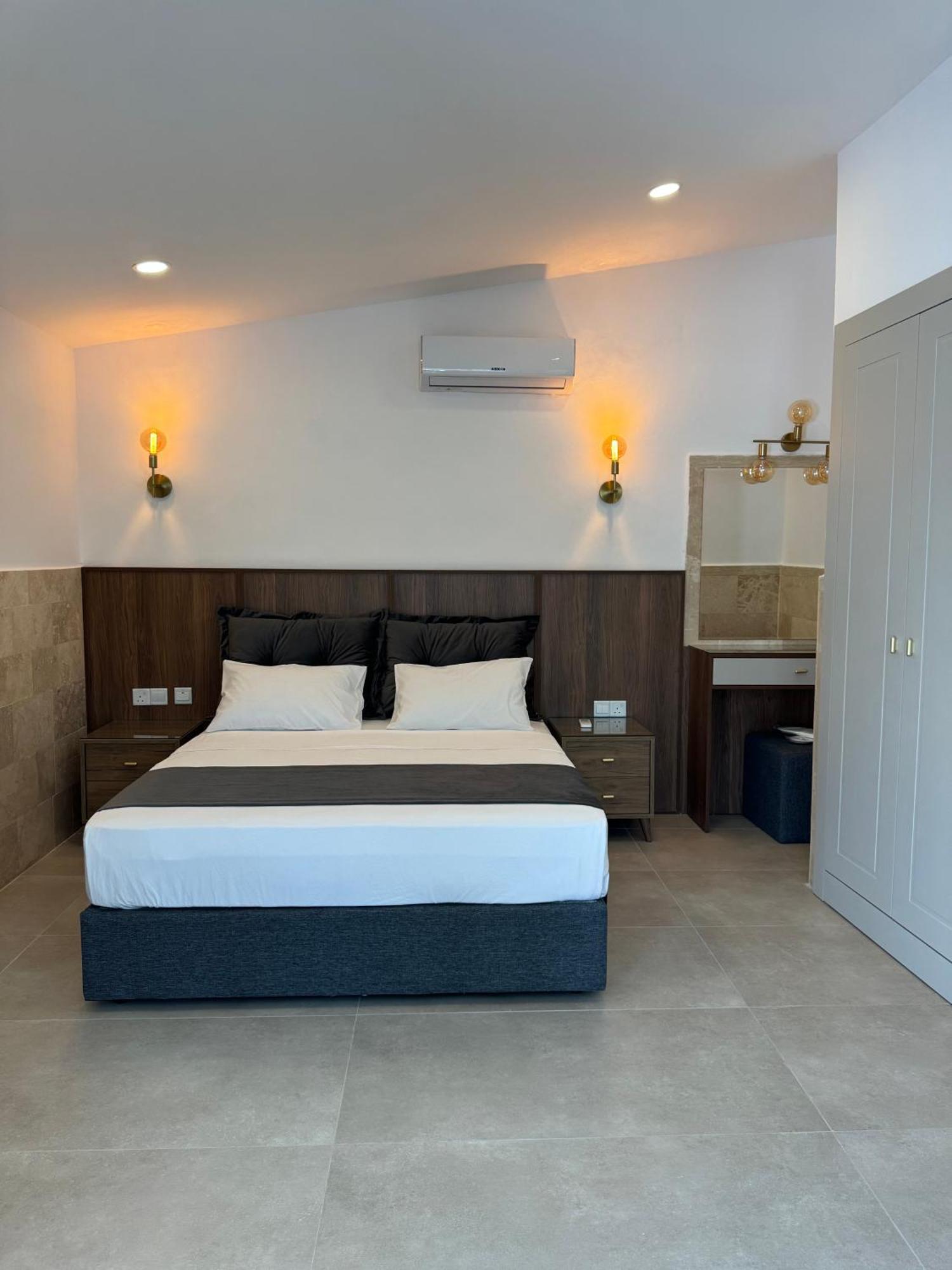 Hotel Pine Bay Club (Adults Only) Karavas  エクステリア 写真