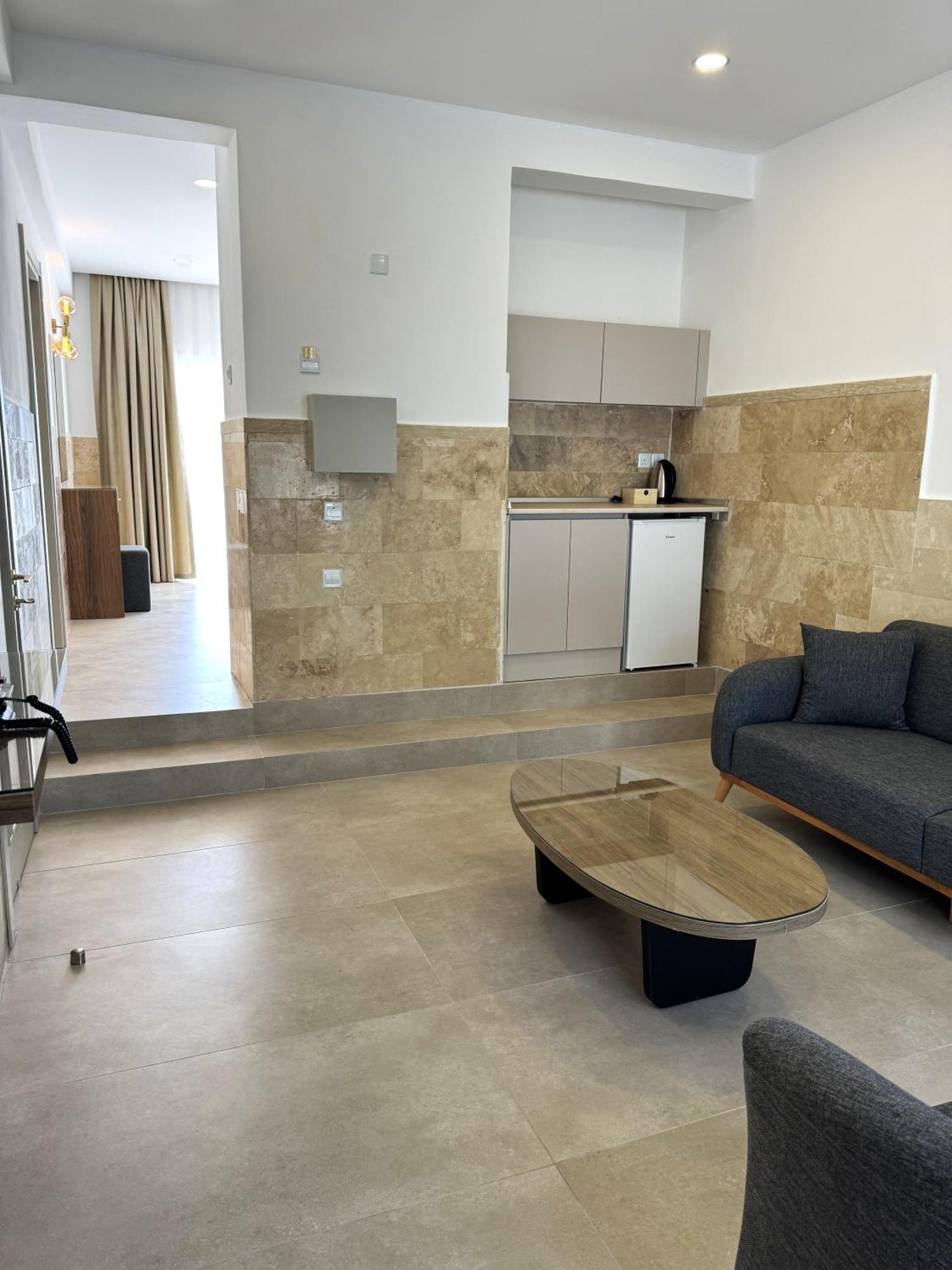 Hotel Pine Bay Club (Adults Only) Karavas  エクステリア 写真