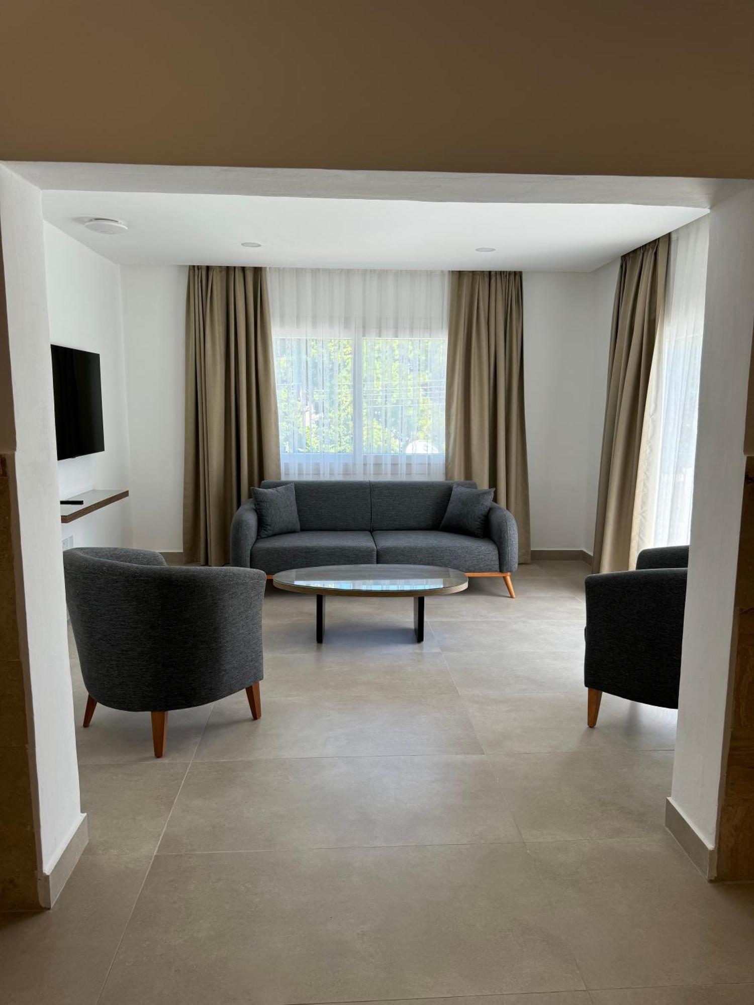Hotel Pine Bay Club (Adults Only) Karavas  エクステリア 写真