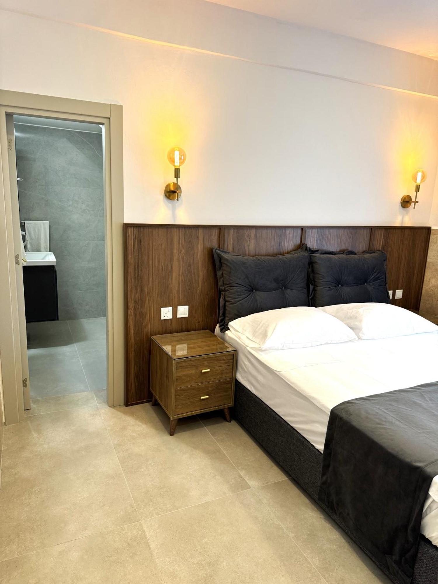 Hotel Pine Bay Club (Adults Only) Karavas  エクステリア 写真