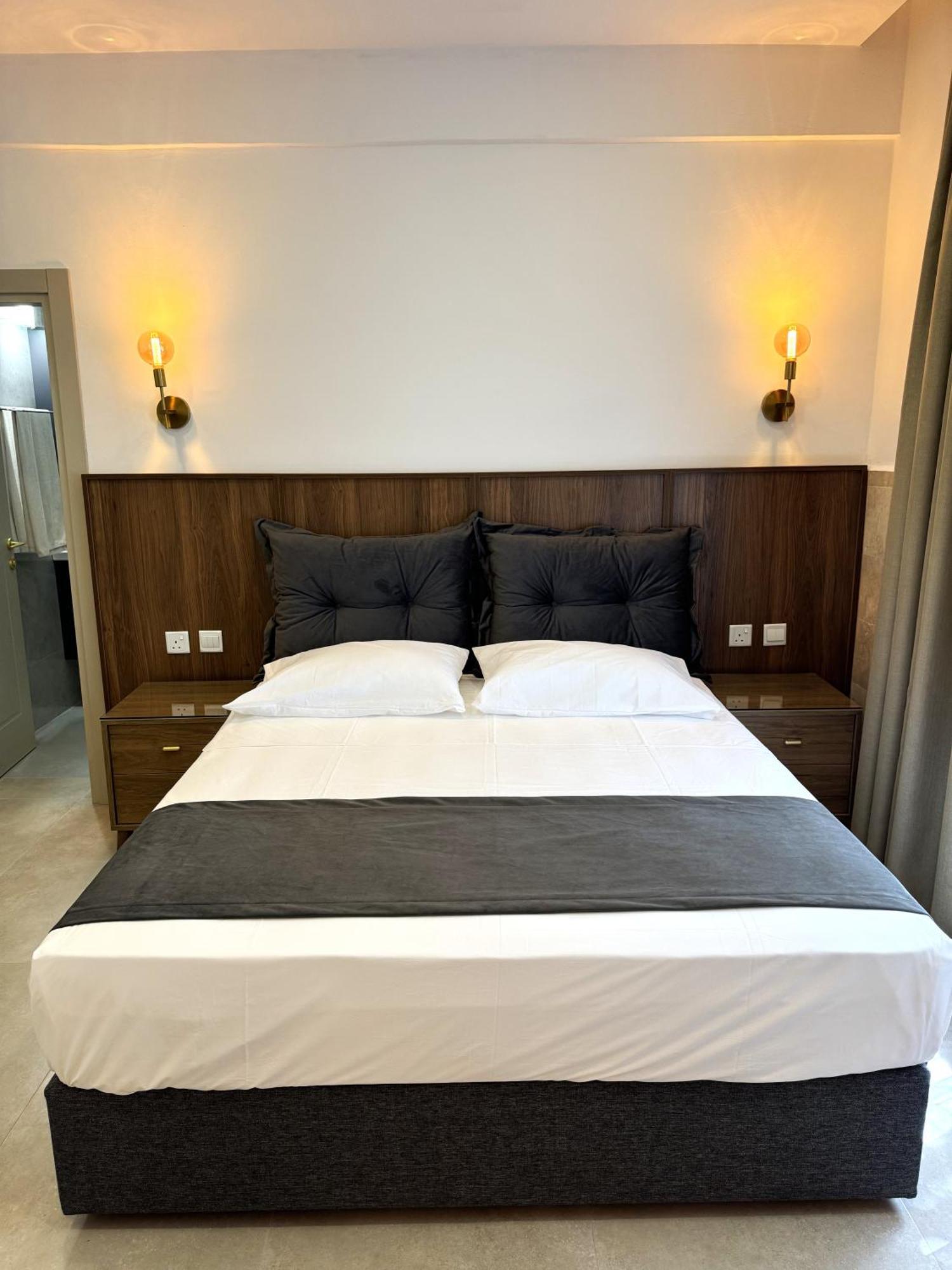 Hotel Pine Bay Club (Adults Only) Karavas  エクステリア 写真